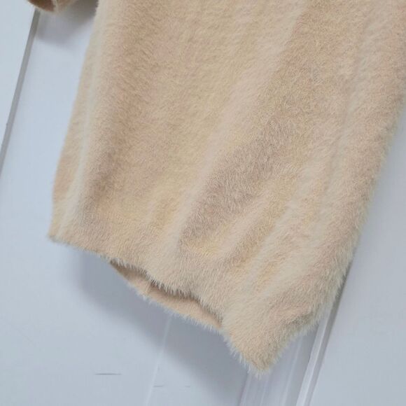 🆕️ Camila Coelho Yesenia Eyelash Puff Sleeve Open Back Mini Sweater Dress Nude - Picture 5 of 13